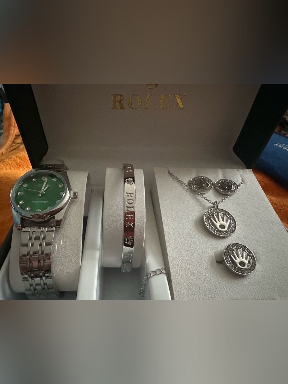Beautiful Watch  set not authentic